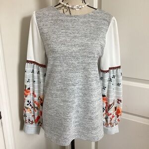 Women’s Grey Body Floral Long Cuff Sleeves Bohemian Blouse Peephole Closure
